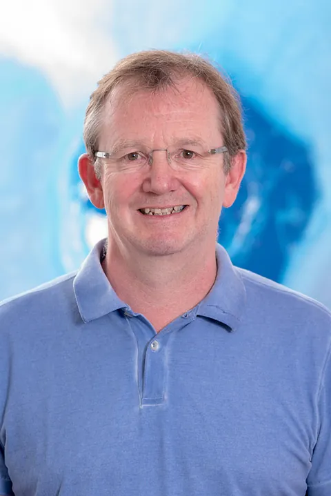 Dr. Stefan Trobos